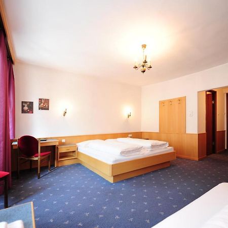 Hotel Krone Matrei am Brenner Bagian luar foto