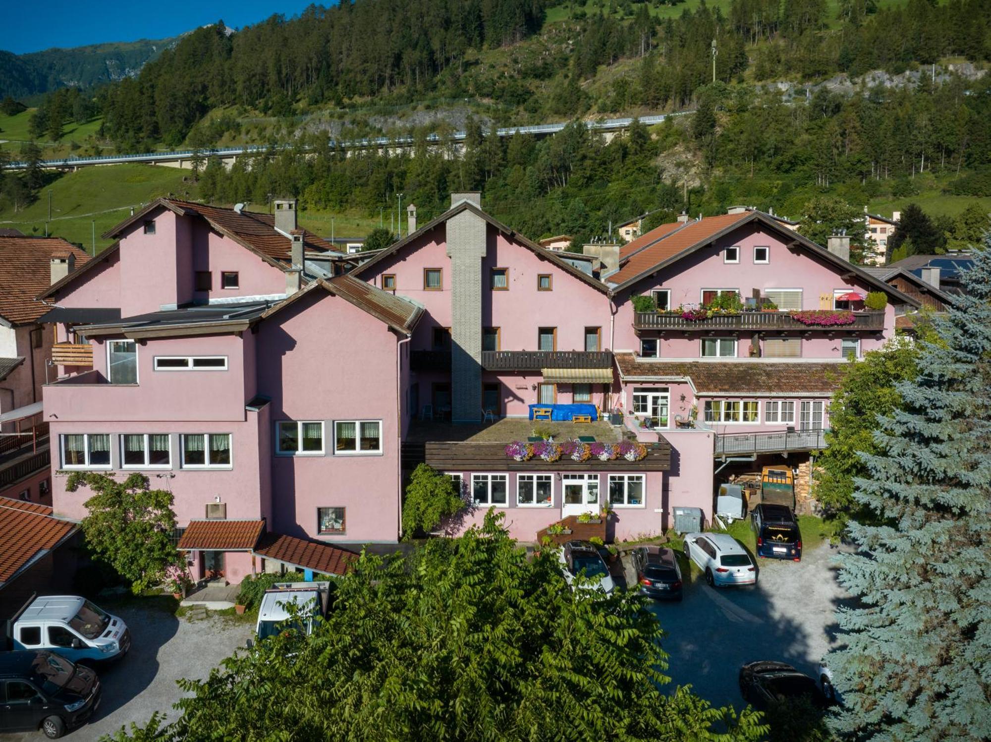 Hotel Krone Matrei am Brenner Bagian luar foto
