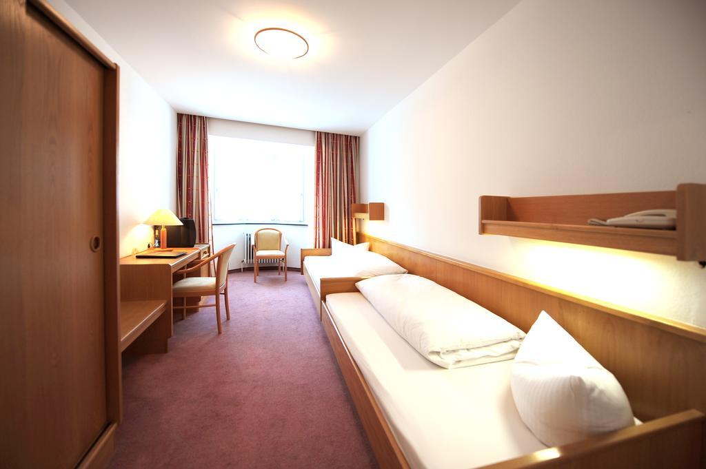 Hotel Krone Matrei am Brenner Bagian luar foto