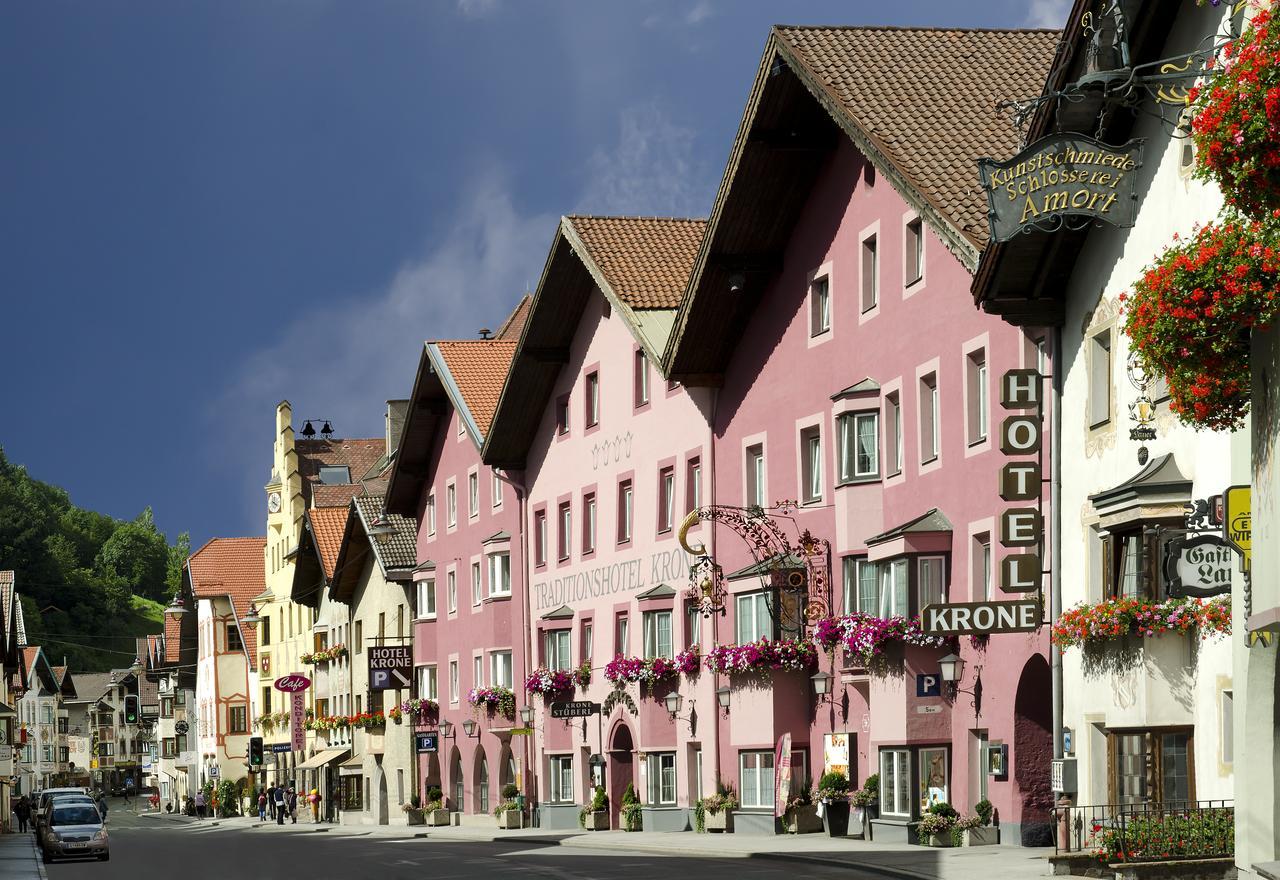 Hotel Krone Matrei am Brenner Bagian luar foto