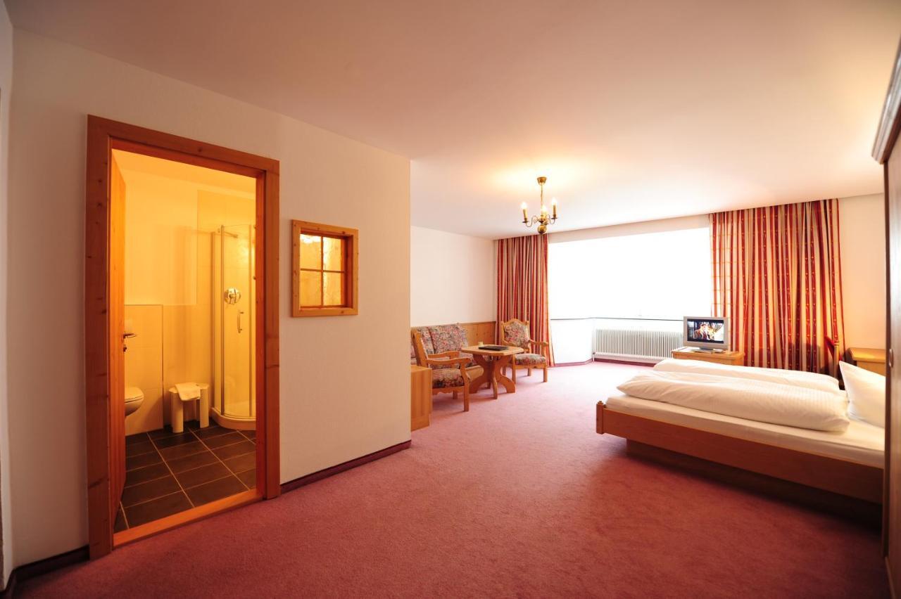 Hotel Krone Matrei am Brenner Bagian luar foto