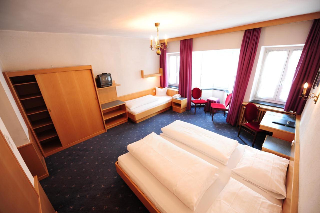 Hotel Krone Matrei am Brenner Bagian luar foto