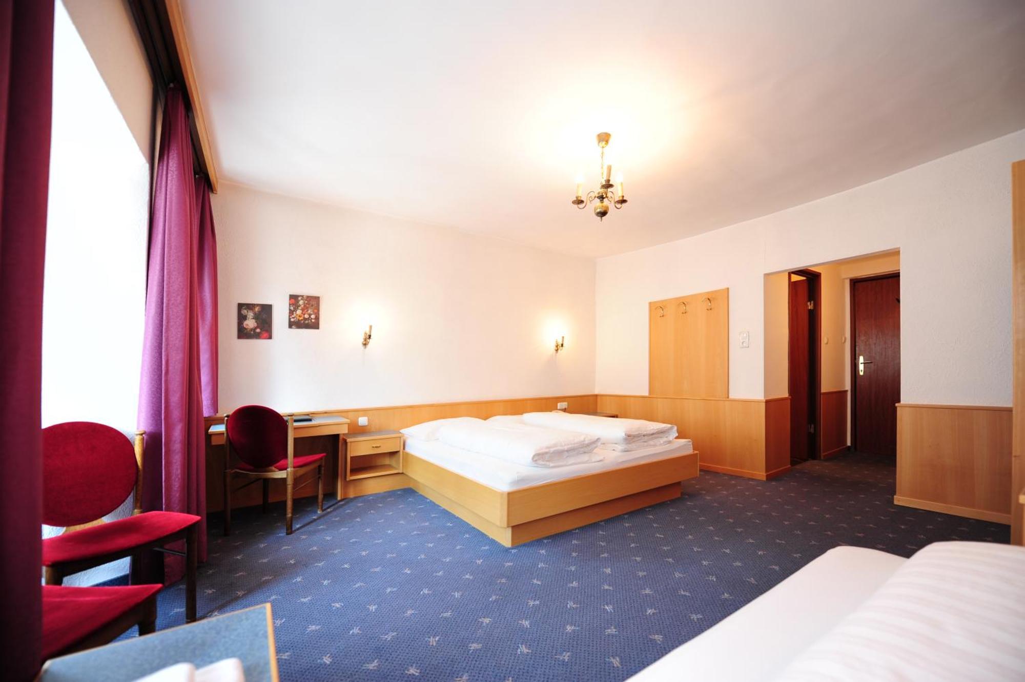 Hotel Krone Matrei am Brenner Bagian luar foto