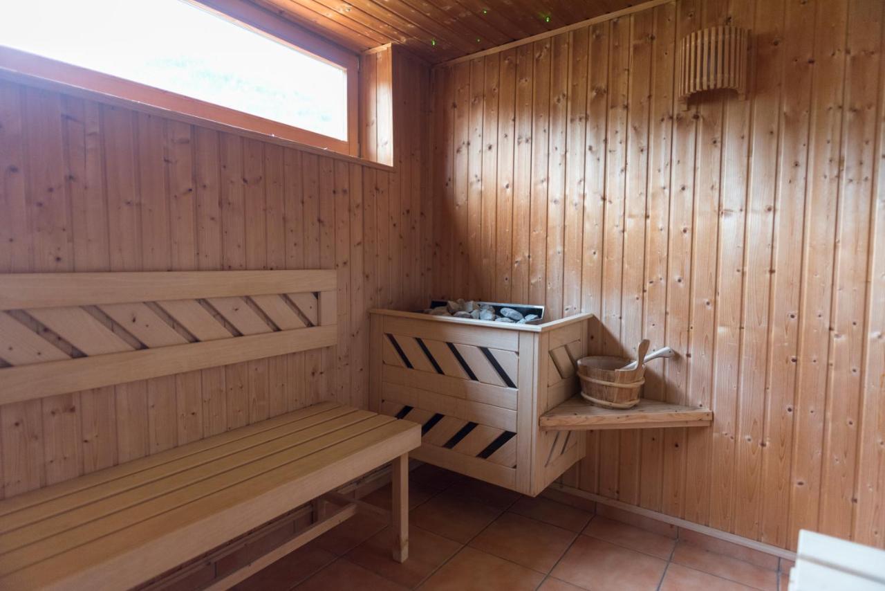 Hotel Krone Matrei am Brenner Bagian luar foto