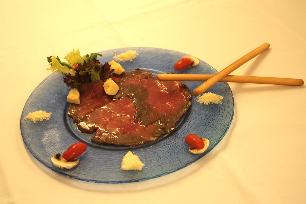 Hotel Krone Matrei am Brenner Bagian luar foto
